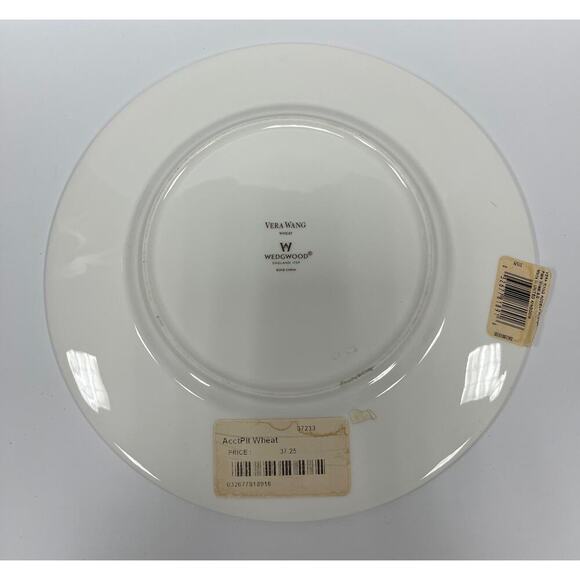 New Vera Wang Wedgwood Wheat 9" Accent Plate. KK411 - Picture 3 of 3